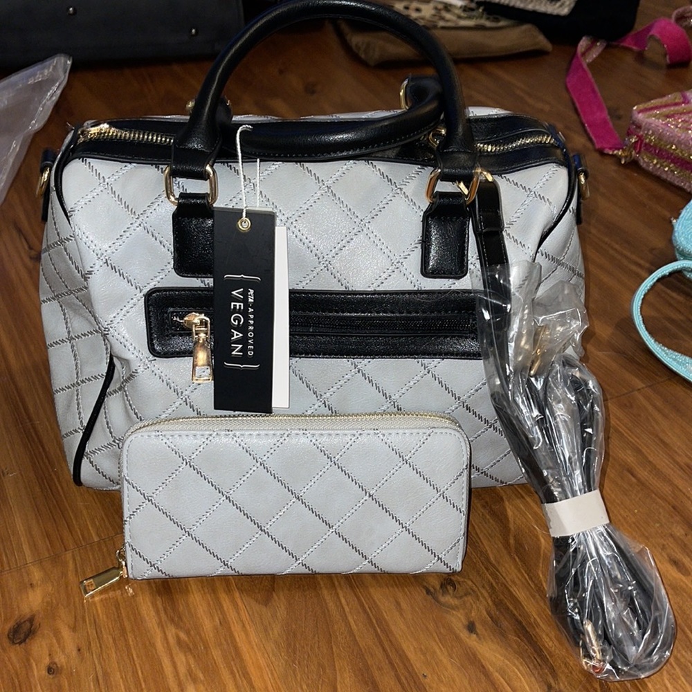 🆕🩶ISABELLE: Grey Vegan Leather Bag w/Matching Wallet